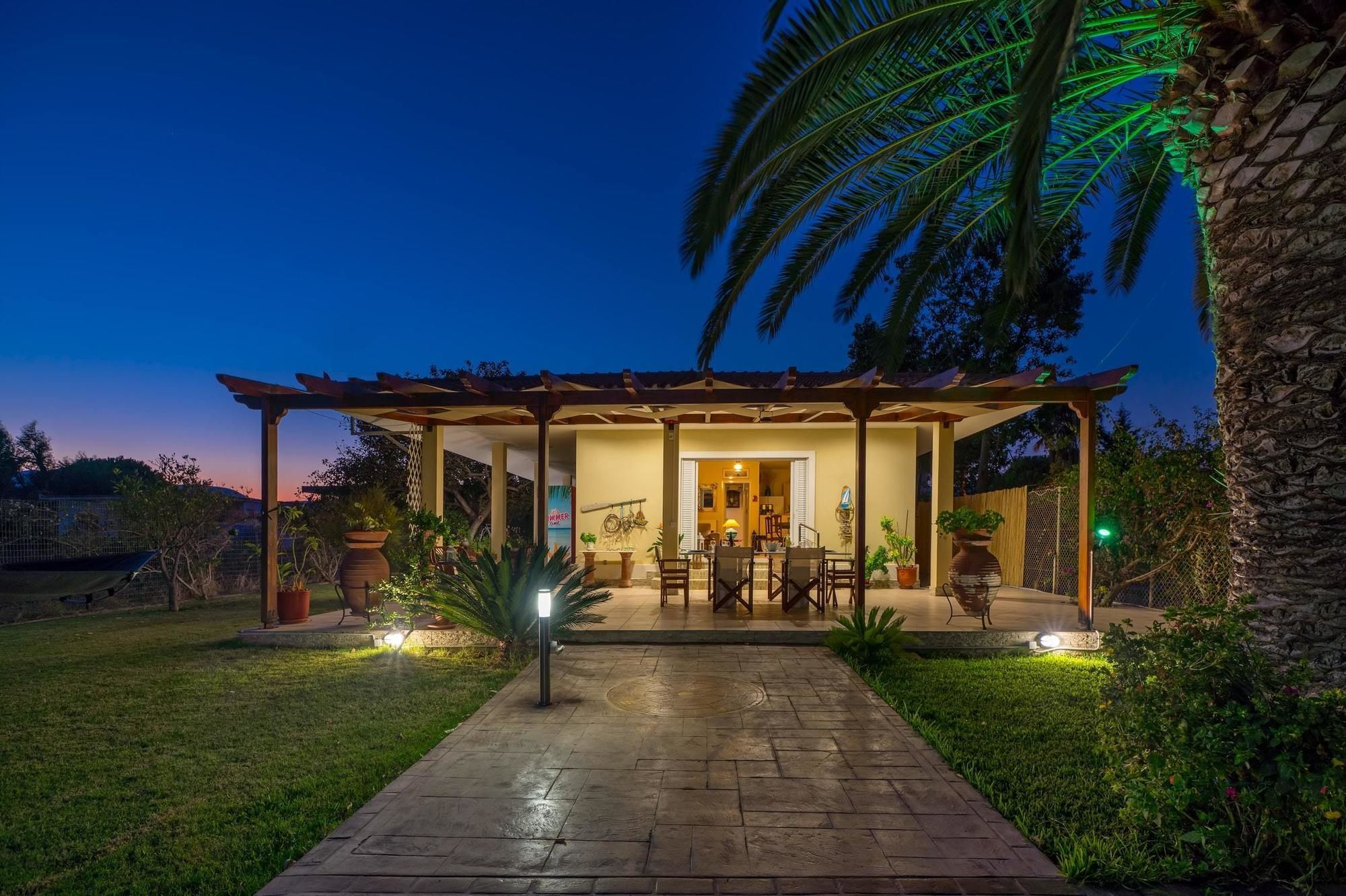 Maria'S Seaside Villa - House With 3 Rooms In Marathon, With Wonderful Exterior foto