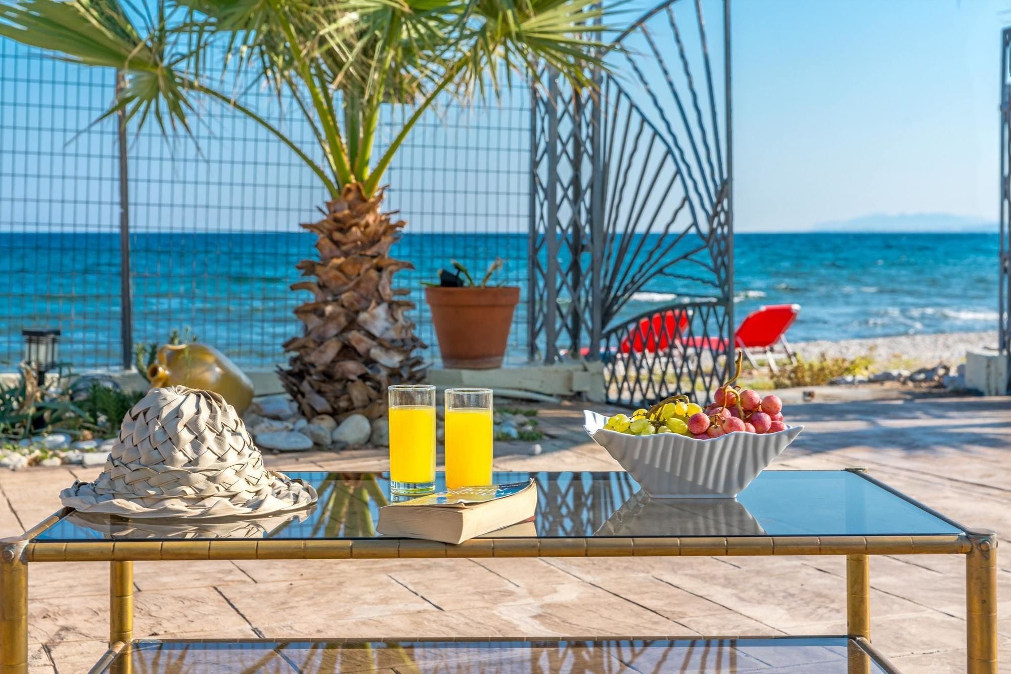 Maria'S Seaside Villa - House With 3 Rooms In Marathon, With Wonderful Exterior foto