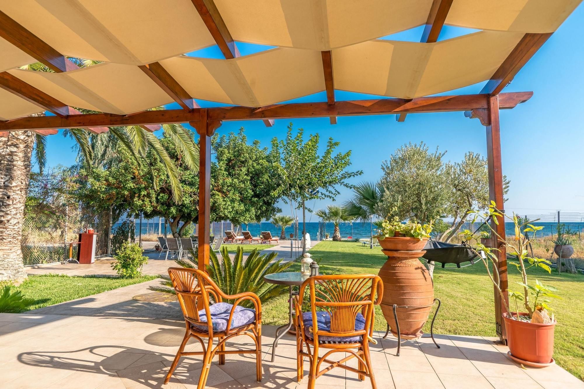 Maria'S Seaside Villa - House With 3 Rooms In Marathon, With Wonderful Exterior foto
